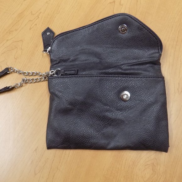 Dream On Wristlet - Picture 2 of 9